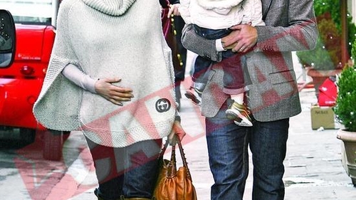 Mutu o rasfata pe Consuelo cu piftii si caltabos