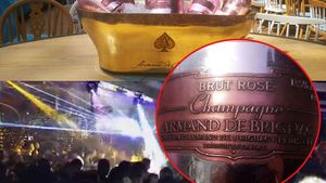 EXCLUSIVITATE NAŢIONALĂ! Departamentul de Anchete Speciale al CANCAN.ro a dat iarăşi lovitura. A ”spart” 100.000 de euro la petrecerea de la NUBA