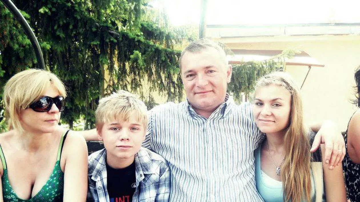 Tatal pustiului blond de la “Romanii au talent” s-a intors din Afganistan. Vezi ce decizie-soc a luat, cand l-a vazut pe aeroport