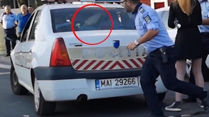 Anchetă la IPJ Dolj după ce un suspect ar fi fost bătut în mașina poliției. Anterior, bărbatul ar fi agresat un polițist