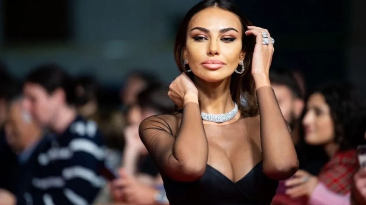 Mădălina Ghenea, apariție incendiară pe străzile din New York! A defilat în lenjerie intimă și a întors privirile tuturor