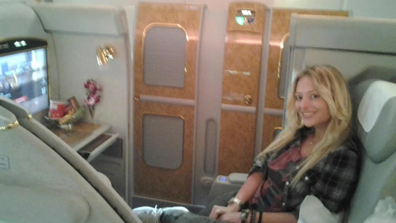 Logodnicul o rasfata peste masura! Delia calatoreste cu un super-avion de lux in vacanta ei din Thailanda!