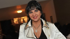 Carmen Serban s-a oprit din cantat cand a vazut asta! Ce SURPRIZA i-au facut cei care au organizat ultimul concert al manelistei