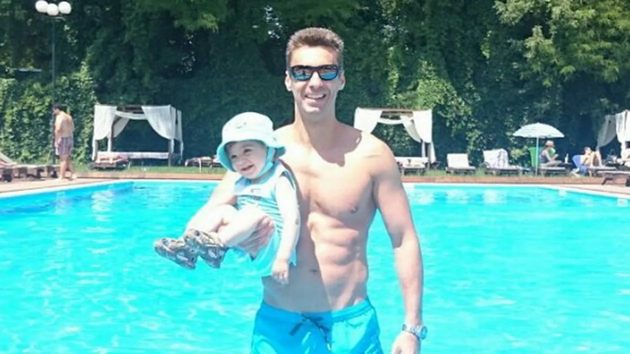 Mircea Badea, asa cum nu l-ati mai vazut vreodata. Cum il tine durul pe Vasilica 2014!