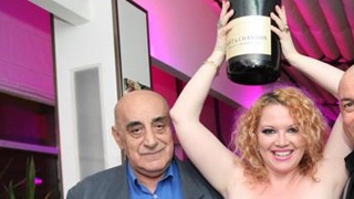 Oana Lis, beata crita in club! A ajuns acasa cu ajutorul sotului! "Eu am incercat s-o iau in brate, s-o duc si n-am putut, am tarat-o pana la masina"