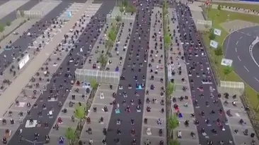 Rugăciune într-o parcare Ikea, din Germania! Sute de musulmani s-au adunat în cadrul ceremoniei. Care sunt motivele pentru care au ales acest loc