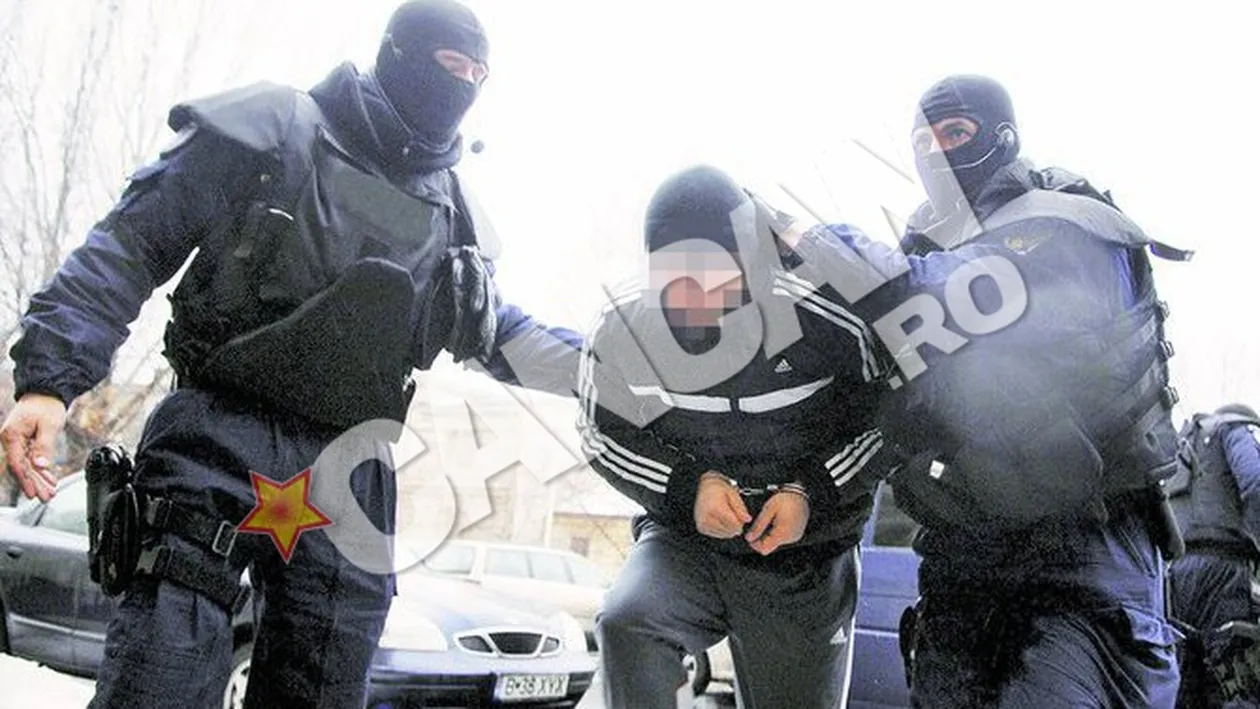 Politistii si procurorii au descins peste unul dintre cele mai temute clanuri. Caranii, saltati de mascati
