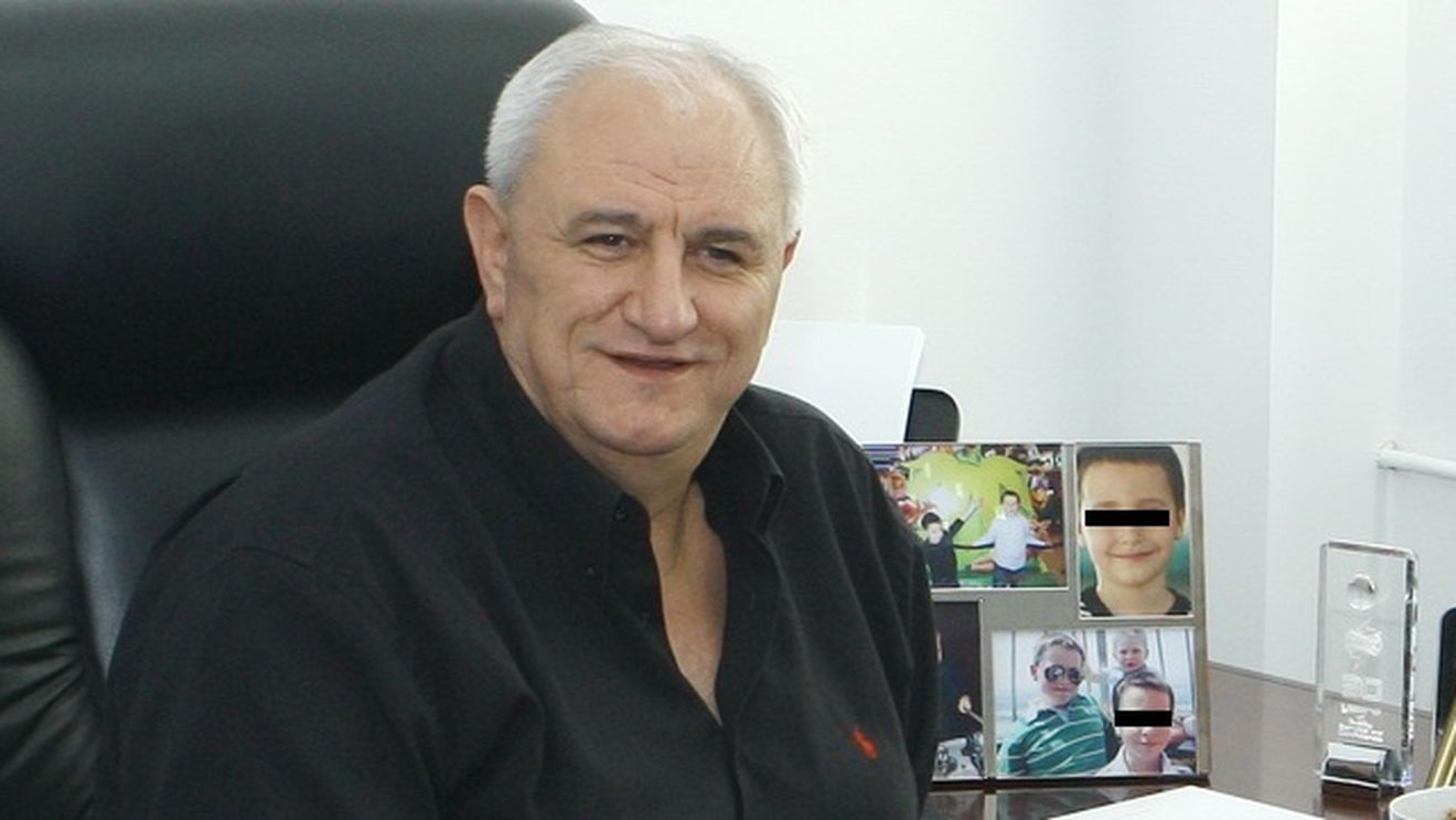 Cat de modest este poate cel mai bogat roman! Ovidiu Tender: “Firmele nu sunt de mine! Eu m-am nascut in tricouri facute la Arad!"