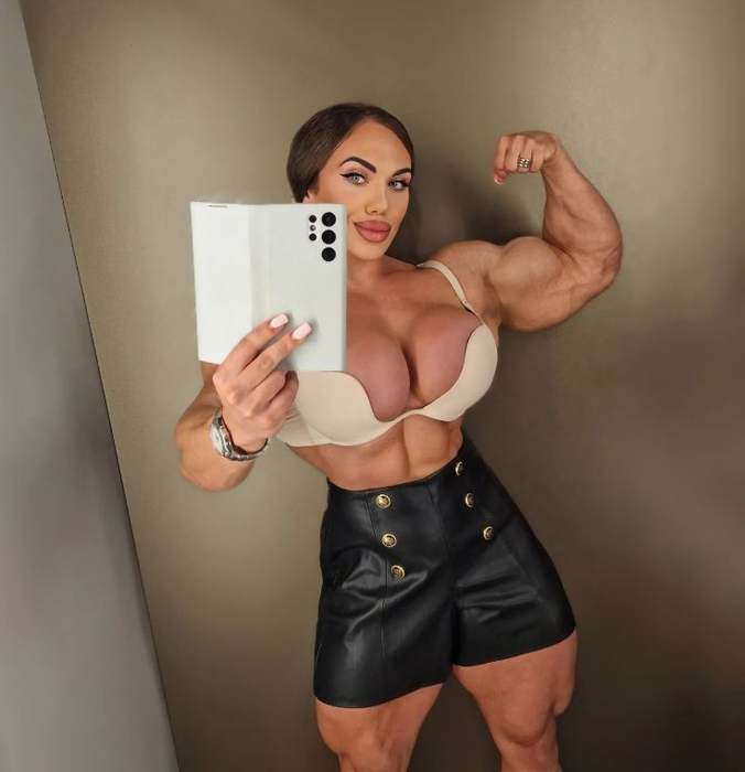 Rusoaica Natalia Kuznețova îi întrece până și pe cei mai puternici bărbați. Sursă foto: Instagram