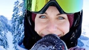 O alpinistă de 33 de ani a murit înghețată pe munte, după ce iubitul a abandonat-o. Ireal cum a fost surprins bărbatul imediat după