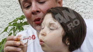 Teo: "Maia are grija sa-mi iau pastilele la timp"