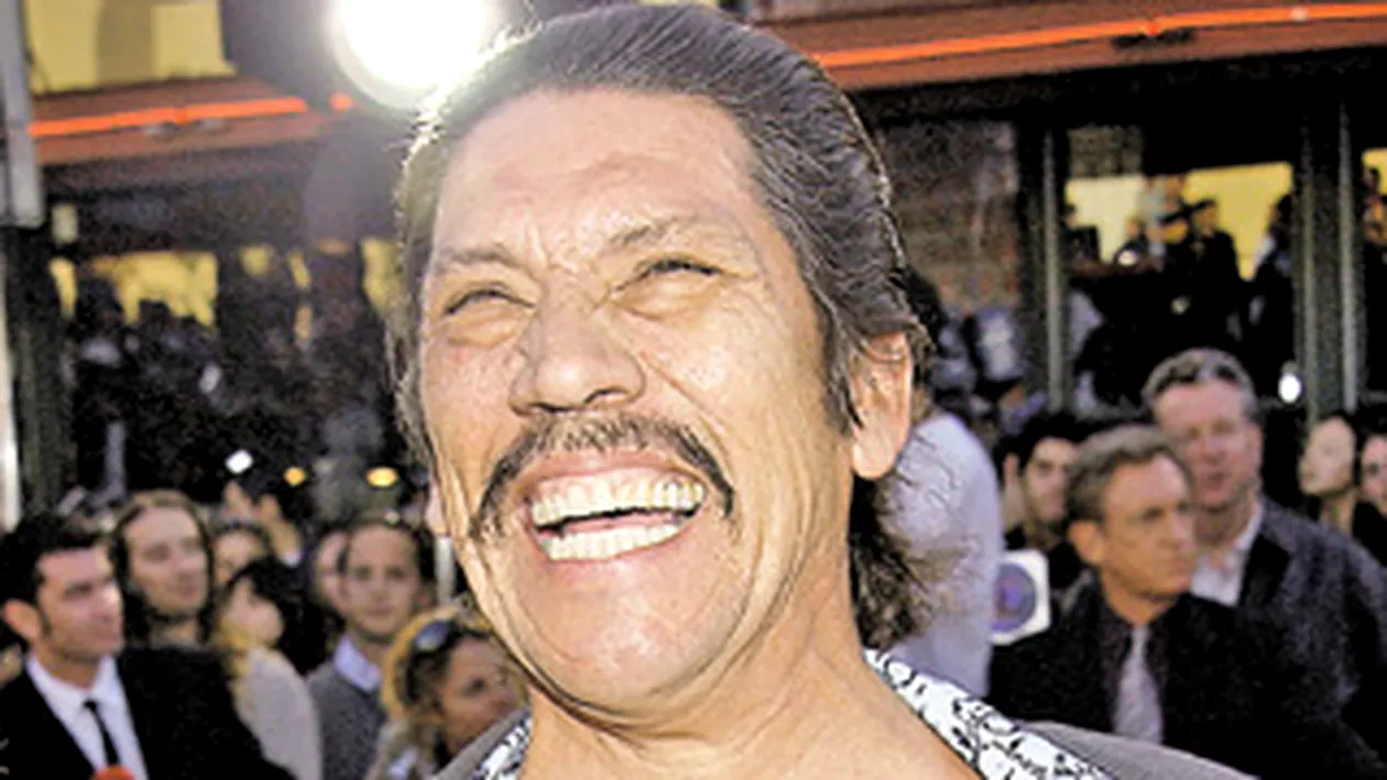 Atitudine surprinzatoare a actorului american Danny Trejo. A refuzat room-service-ul pentru “impinge tava”