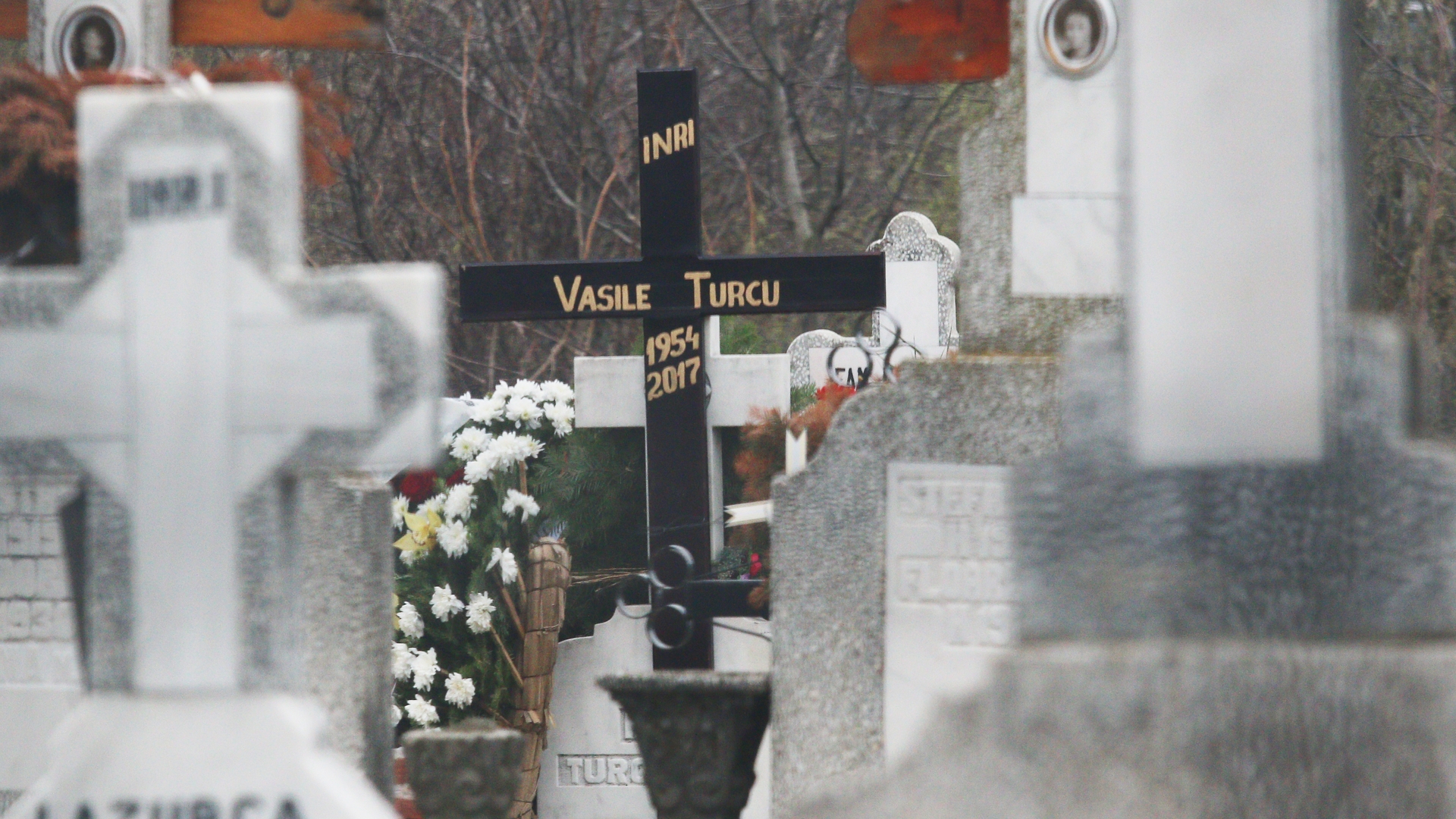 Au trecut 3 zile şi... Ce se întâmplă acum la mormântul lui Vasile Turcu!