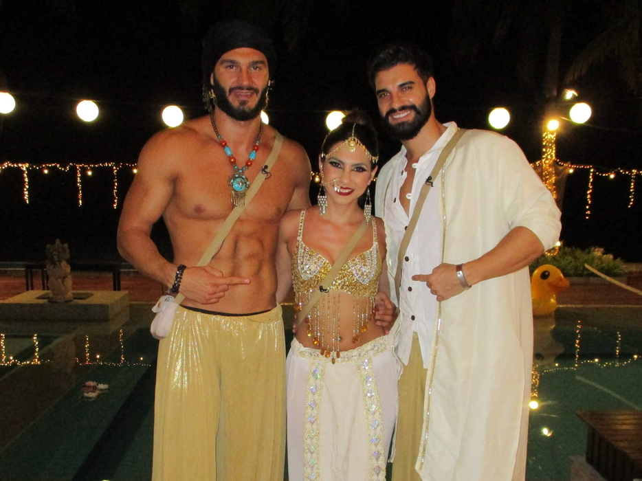 Decizii-șoc la Insula Iubirii! Aurel şi Adrian şi-au tăiat brăţările şi şi-au tatuat numele ispitelor