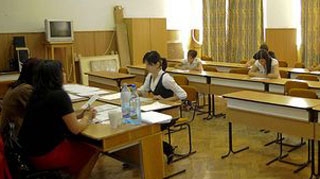 A inceput BAC-ul! Prezenta la examen asigura si promovarea lui