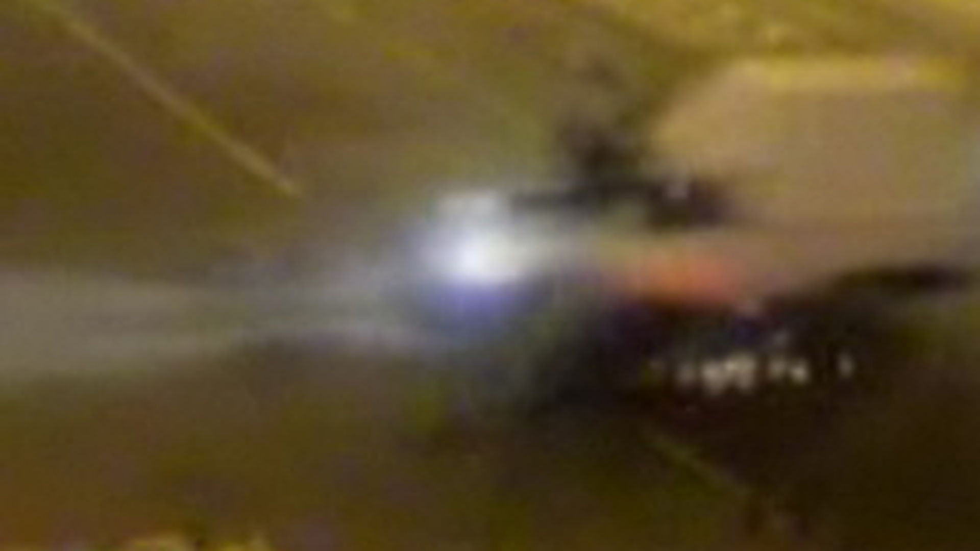 VIDEO TERIBIL! Un "kamikaze" pe scuter a fost spulberat de o masina la Iasi