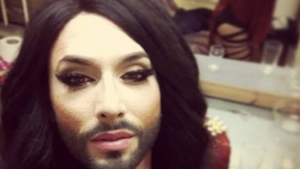 Conchita Wurst, in bratele iubitului! Uite cele mai inedite imagini cu cea care a castigat Eurovision-ul!