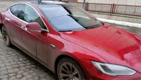 Un român a rămas fără autoturismul Tesla de 53.000 de euro imediat după ce a intrat în țară