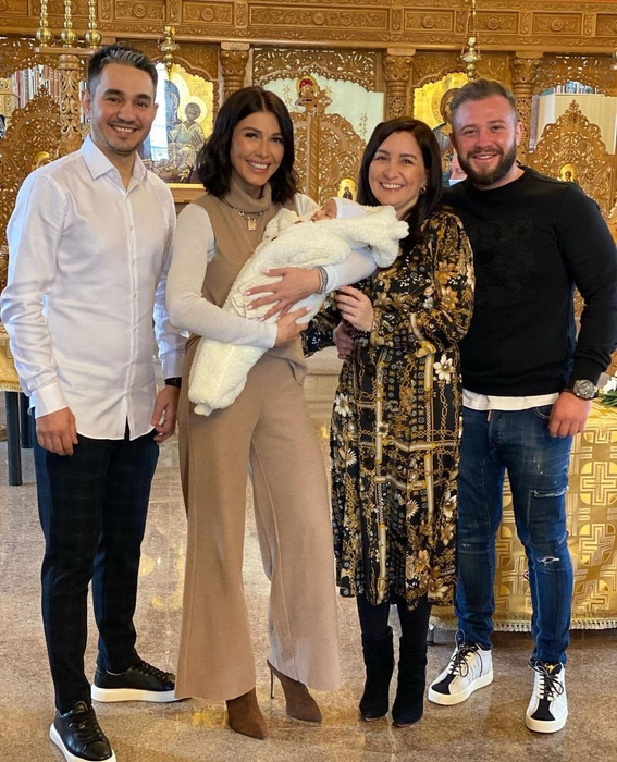 Zi de sărbătoare pentru Ilinca Vandici! Nepoțelul ei a fost botezat