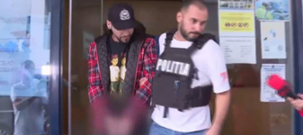 Trapperul Ian, care a urinat pe scenă în timpul concertului, își cere acum scuze: „Știu că sunt idiot, dar nu m-am gândit”