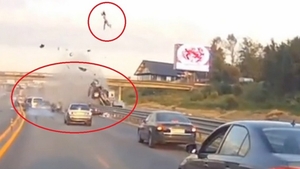Atentie! Imagini socante! Accident teribil, a zburat zeci de metri in urma impactului!