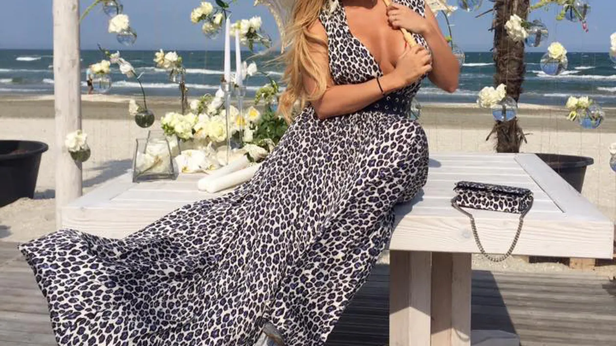 Primele imagini cu ANDA ADAM în costum de baie, după ce a născut!