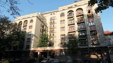 Blocul secret din București cu cea mai neobișnuită fațadă. A fost construit în 1946 pentru Banca Națională a României