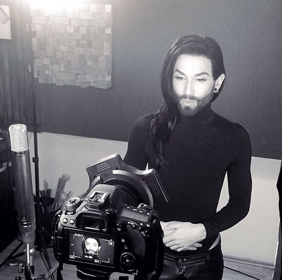 Conchita Wurst şi-a schimbat look-ul