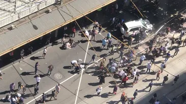 Teroare în Australia! Cel puţin 15 persoane lovite de o maşină care a intrat în mulţime. Declaraţii şocante ale martorilor: „Oamenii zburau peste tot”