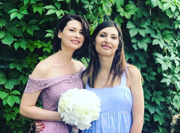 Mihaela Călin s-a căsătorit! Imagini cu prezentatoarea TV de la cununia civilă
