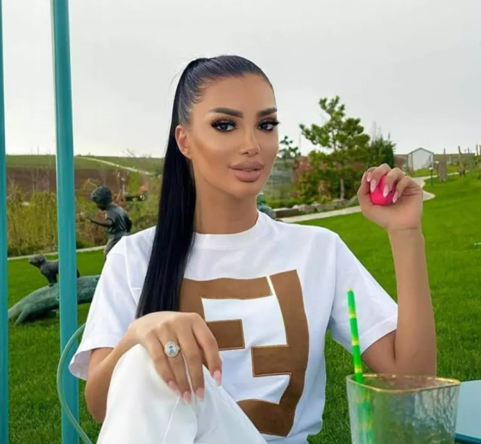 Lorena Tonciu, de nerecunoscut! Sora Andreei Tonciu a făcut o schimbare radicală de look