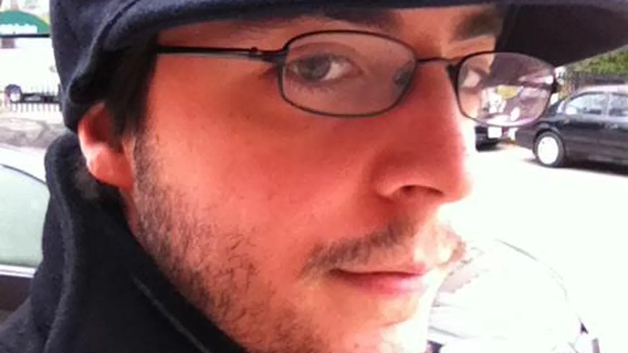 Tanarul care a socat America! El si-a impuscat mama in cap dupa care a mitraliat 20 de copii si 6 adulti la o scoala