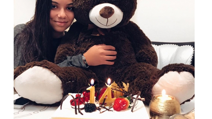 ADRIANA MINUNE, răsfăţată ca o prinţesă de ziua ei! Iată ce cadouri a primit din partea manelistului
