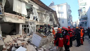 Imagini dramatice din Turcia și Grecia! Cutremurul a ucis doi tineri de 15 și 17 ani