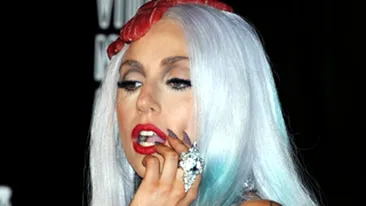 Lady Gaga da 12.000 de dolari pe chilotii pe care ii poarta!