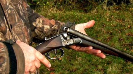 Stan şi Bran de România! Au plecat la braconat şi şi-a împuşcat colegul: "S-a împiedicat, moment în care arma s-a descărcat"