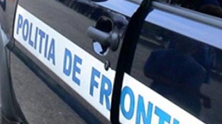 Un algerian a fost prins in timp ce incerca sa iasa din tara ascuns in portbagajul unei masini