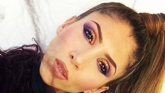 Silvia de la ”Bravo, ai stil” a renunţat la mască! Fashionista s-a pozat în pat, abia trezită din somn şi fără strop de machiaj