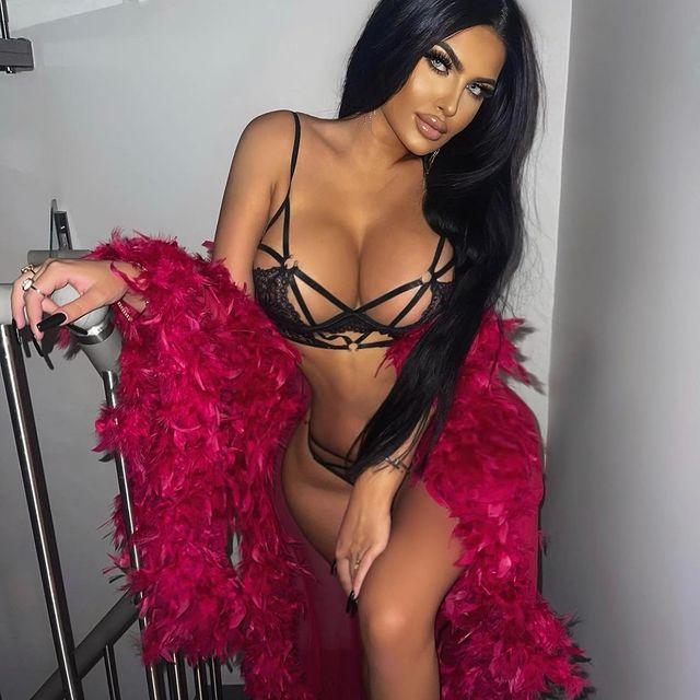 Cei peste 13.000 de urmăritori se pot declara mulțumiți de conținutul pe care Milana îl încarcă pe Instagram