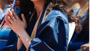 O tânără analfabetă dă în judecată liceul pe care l-a absolvit cu onoruri, deși nu știe să scrie sau să citească. Ce meserie visează să aibă