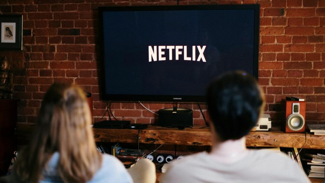 Serialul de pe Netflix care s-a catapultat direct în topul lunii decembrie 2025! De ce oamenii sunt deja ahtiați după el