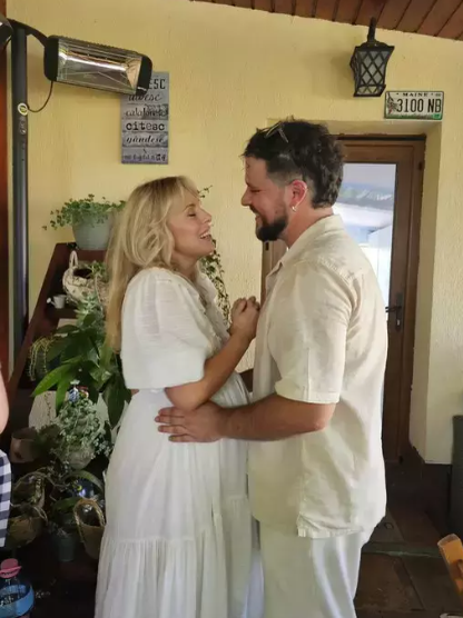 Fiul Monei Niculici s-a căsătorit chiar de ziua lui de naștere. Primele imagini de la cununia civilă