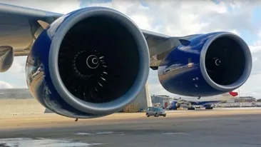 Superstiție mortală! Un pasager a aruncat câteva monede în motorul avionului! Ce s-a întâmplat la scurt timp