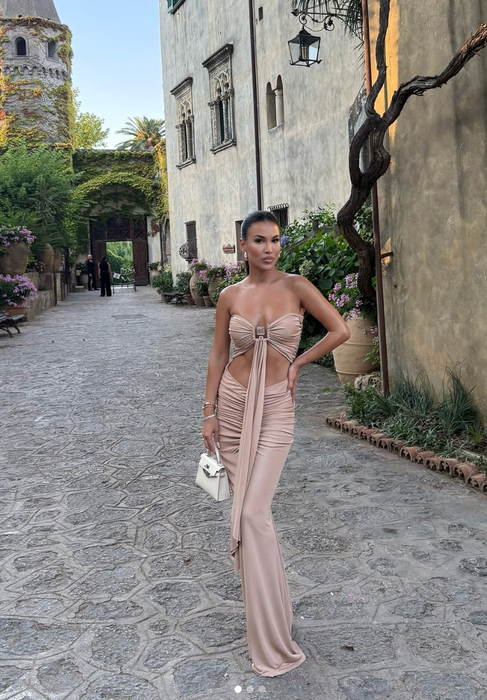 Ea e Alexandra Popescu, femeia care i-a ”spart” casa lui Bogdan Stancu. E prezentatoare TV