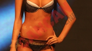 Alexandra Enachescu regreta ca si-a facut tatuaj: "As vrea sa il scot, dar stiu ca o sa raman cu semne"