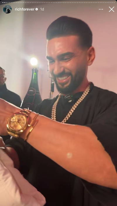 Rick Ross a primit un compleu de la Dorian Popa. sursă - social media