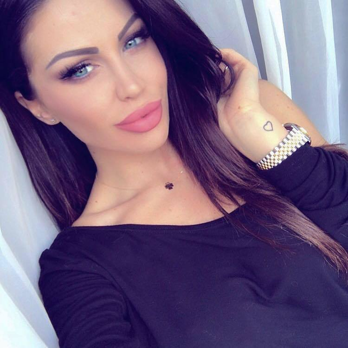 Cătălin Cazacu se iubeşte cu o bombă sexy! Ana îi ţine pumnii strânşi campionului, plecat în Republica Dominicană, la Exatlon!