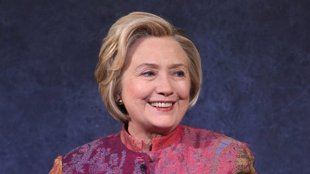 Mașina care o transporta pe Hillary Clinton, implicată într-un accident