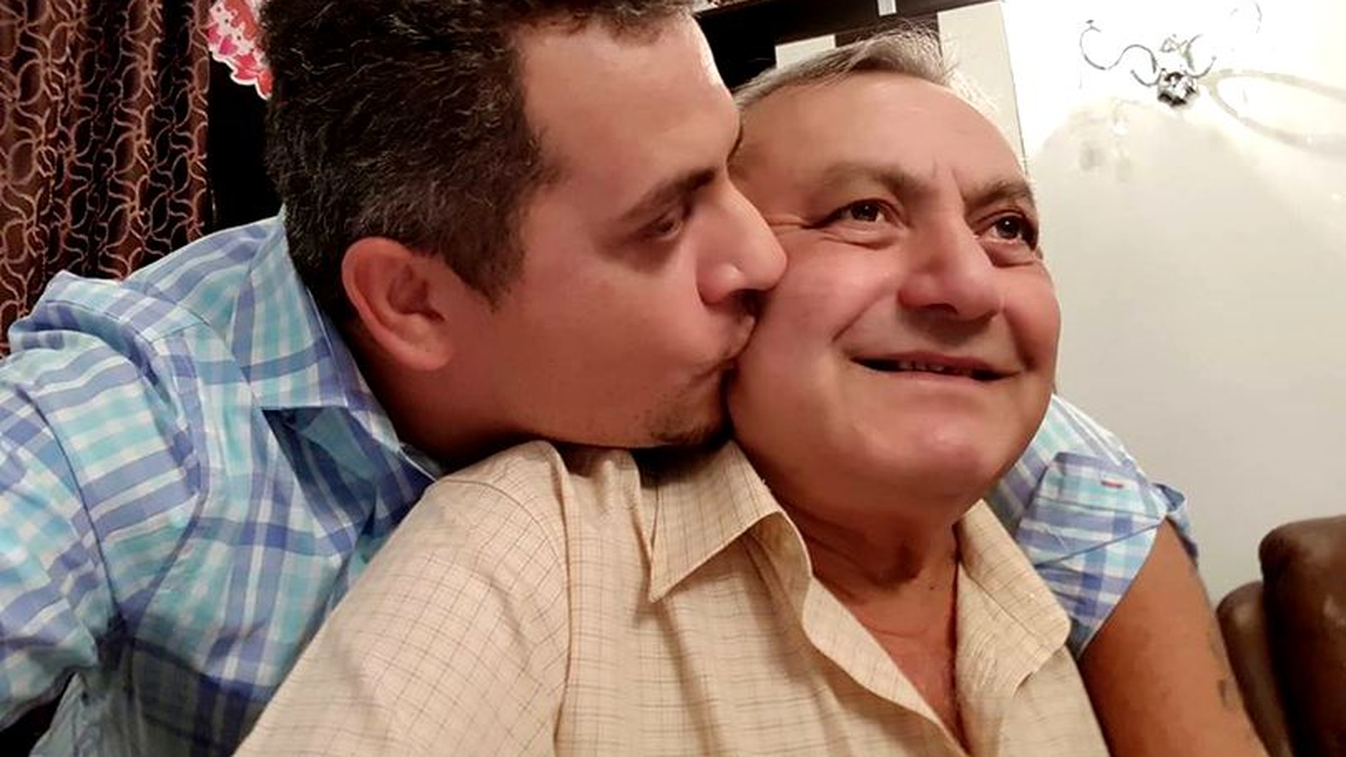 Cătălin Arabu, în doliu! Tatăl său a murit! Cântărețul se află de 10 ani în Canada: „Tăticule, îmi iau rămas bun de la tine!”
