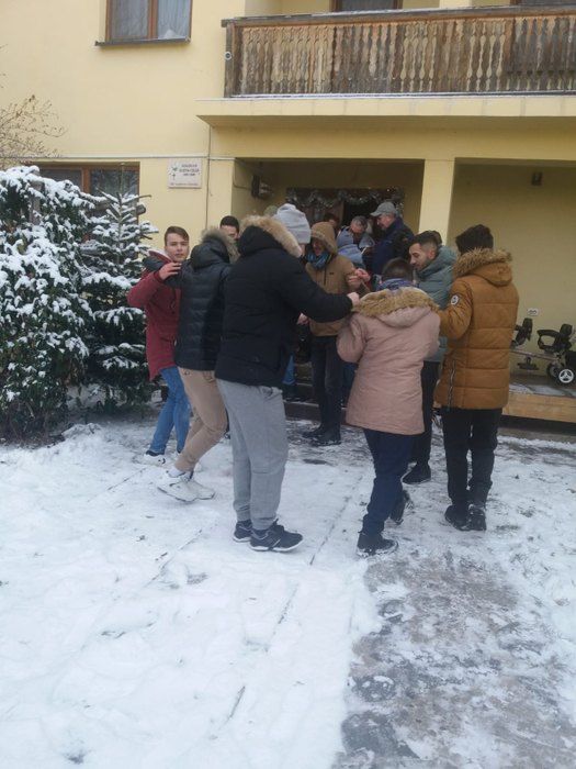 Iordănitul se încheie cu o horă tradițională